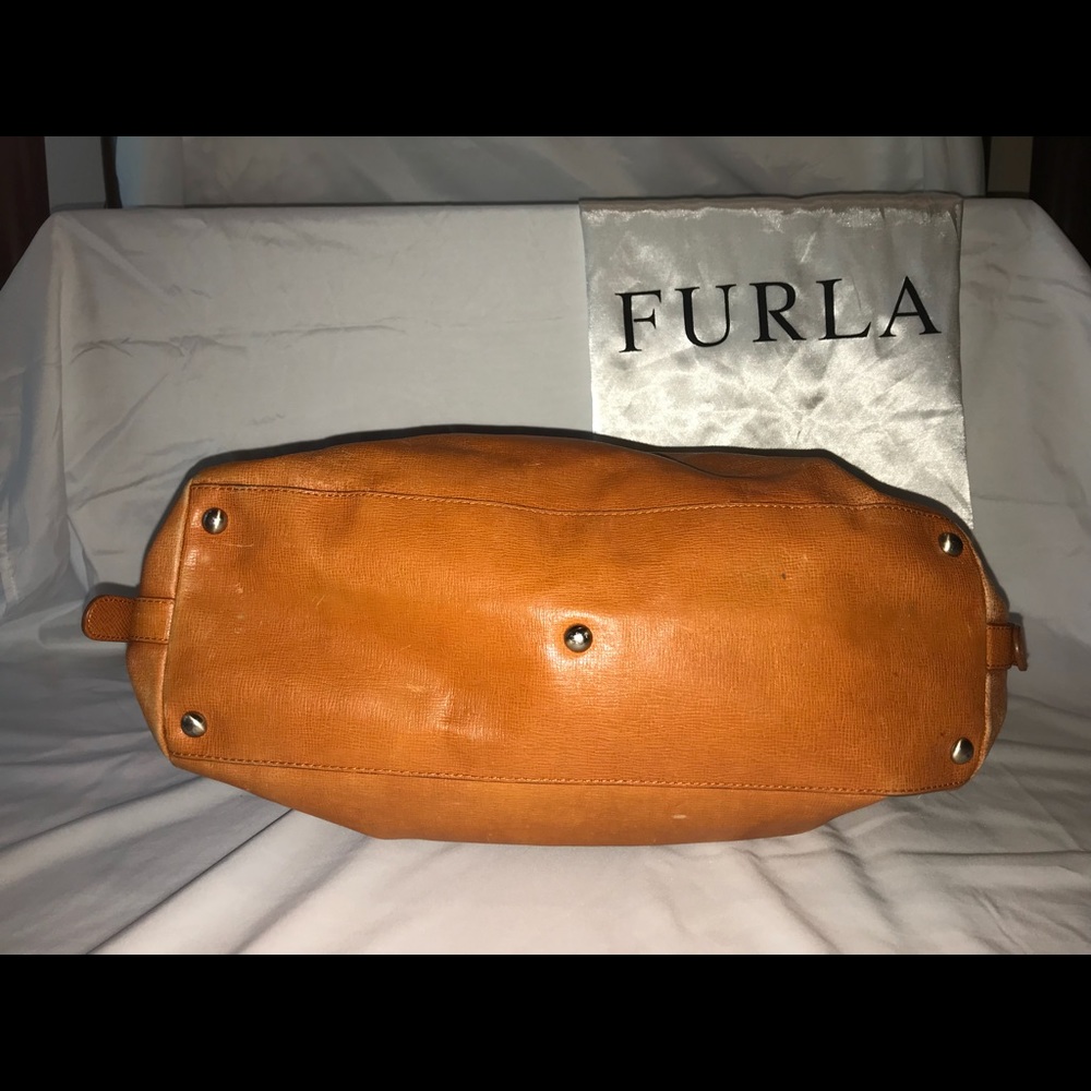 Orange Furla bag. - Picture 5 of 8